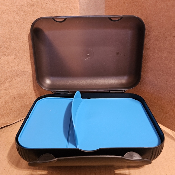 Tupperware Lunch Box - Picture 4 of 4